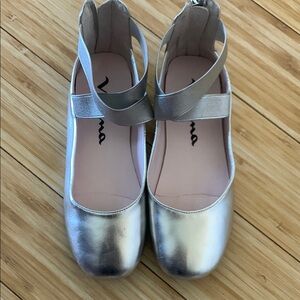 Nina Metallic Silver Dress Shoes with Elastic Strap